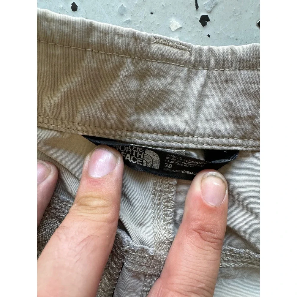 The North Face Cargo Shorts Hiking Travel Outdoor Khaki Mens Size‎ 38